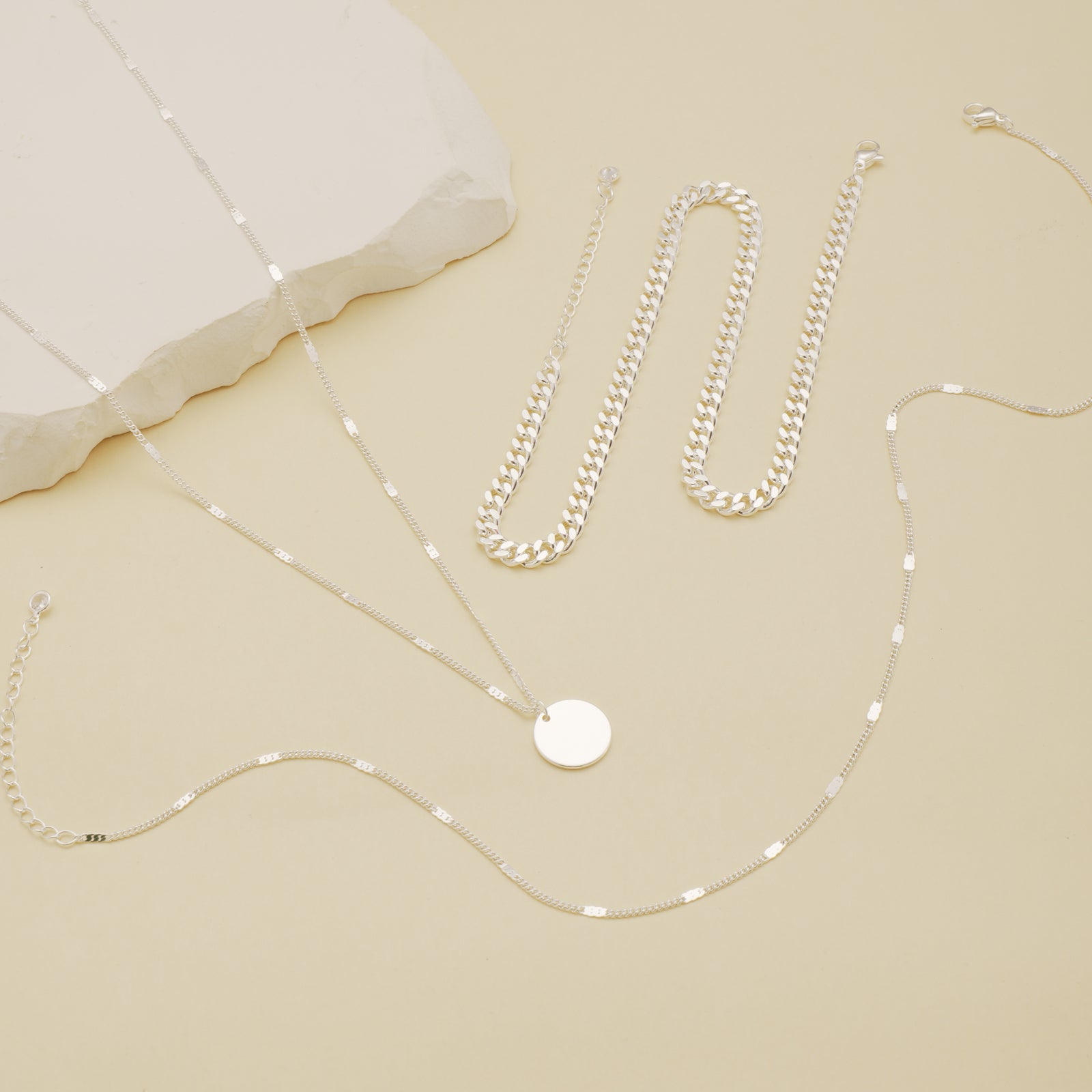 Gosfry Layered Pendant Necklaces