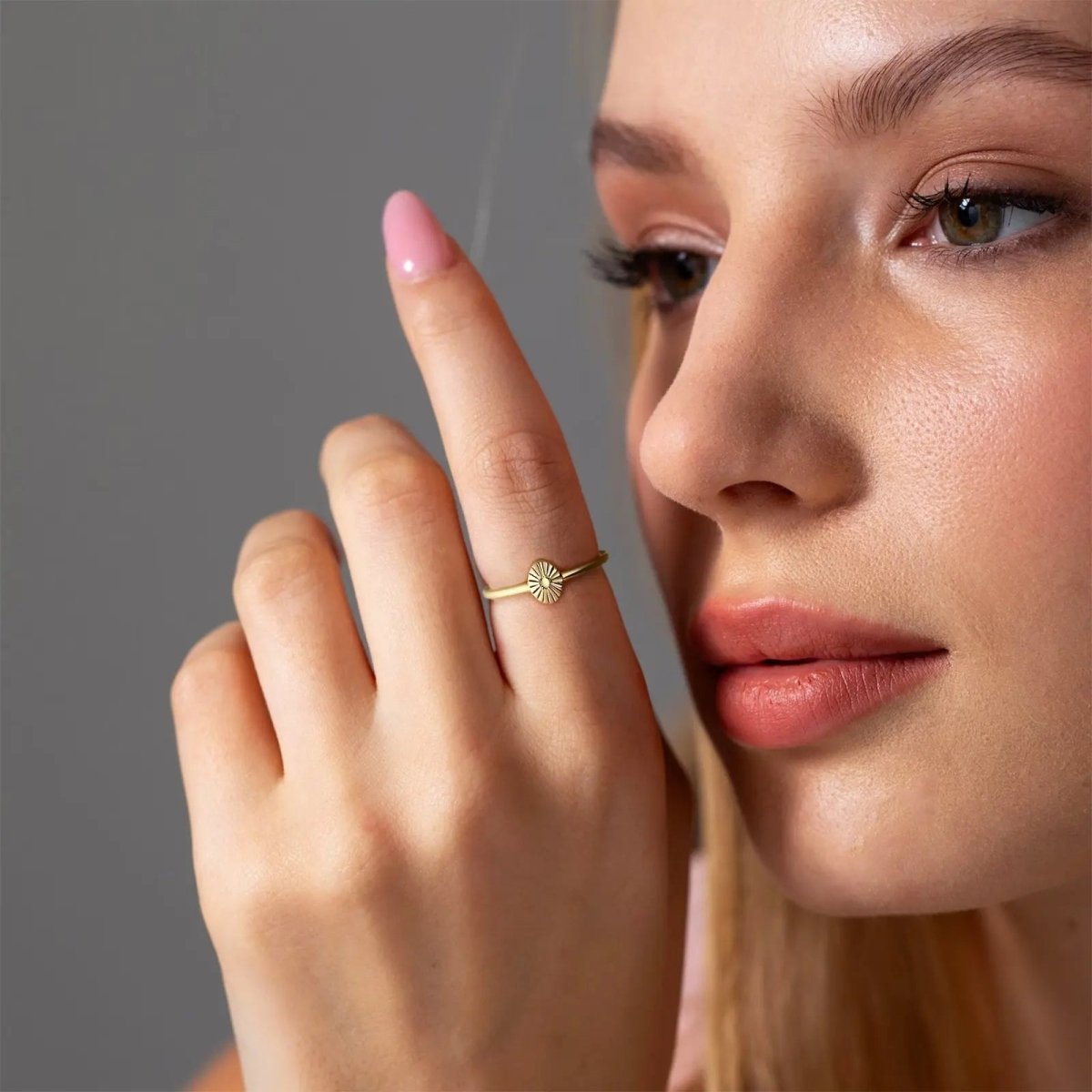 Gosfry Gold Flower Signet Rings Sizes 6 - 9 - GOSFRY